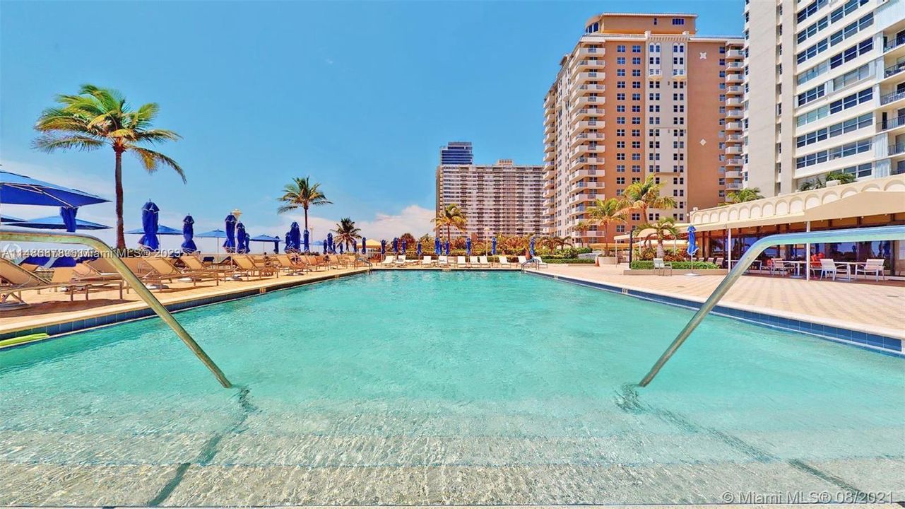 Recently Rented: $3,200 (2 beds, 2 baths, 1440 Square Feet)