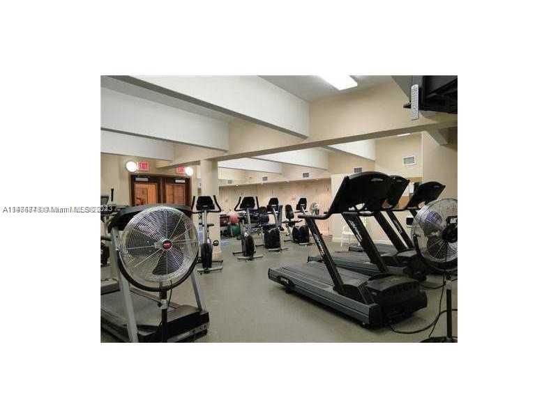 Recently Rented: $3,200 (2 beds, 2 baths, 1440 Square Feet)