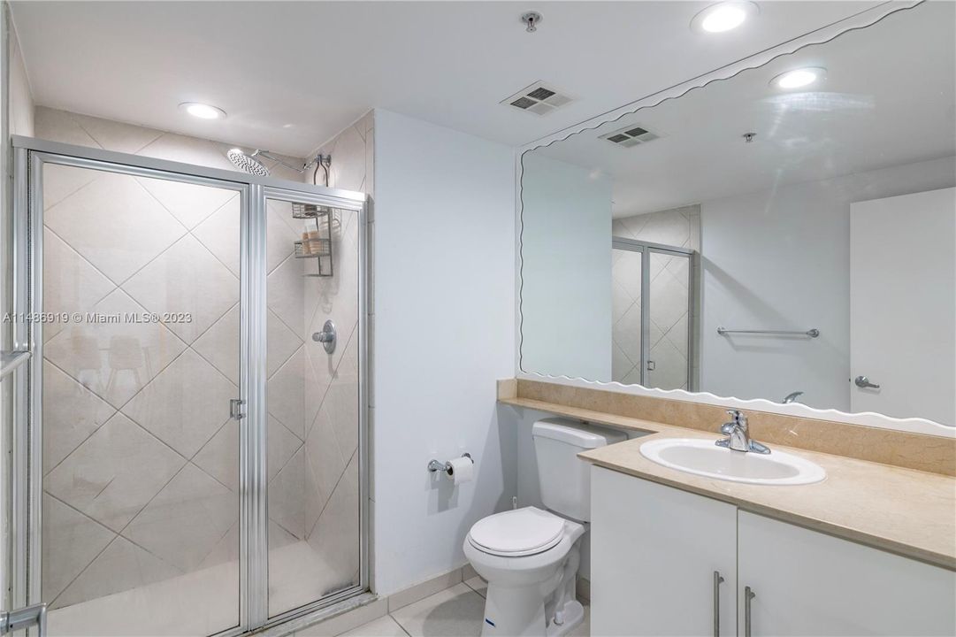 Недавно арендовано: $3,400 (2 спален, 2 ванн, 1105 Квадратных фут)