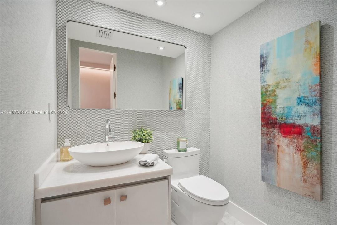 Recently Sold: $2,779,000 (2 beds, 2 baths, 1690 Square Feet)