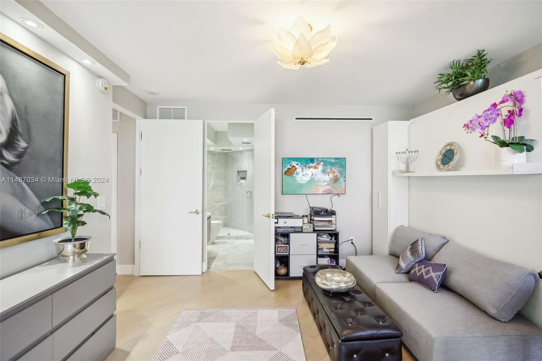 Recently Sold: $2,779,000 (2 beds, 2 baths, 1690 Square Feet)