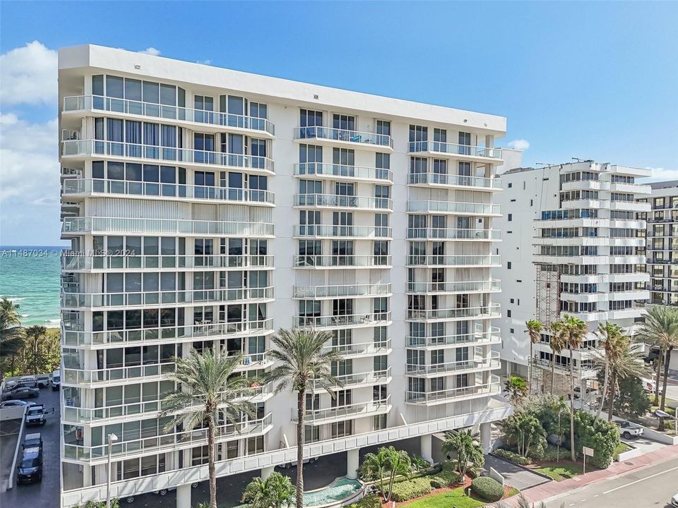 Recently Sold: $2,779,000 (2 beds, 2 baths, 1690 Square Feet)