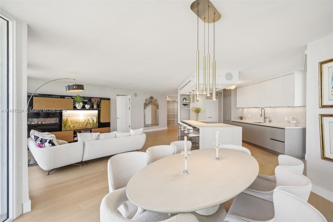 Recently Sold: $2,779,000 (2 beds, 2 baths, 1690 Square Feet)