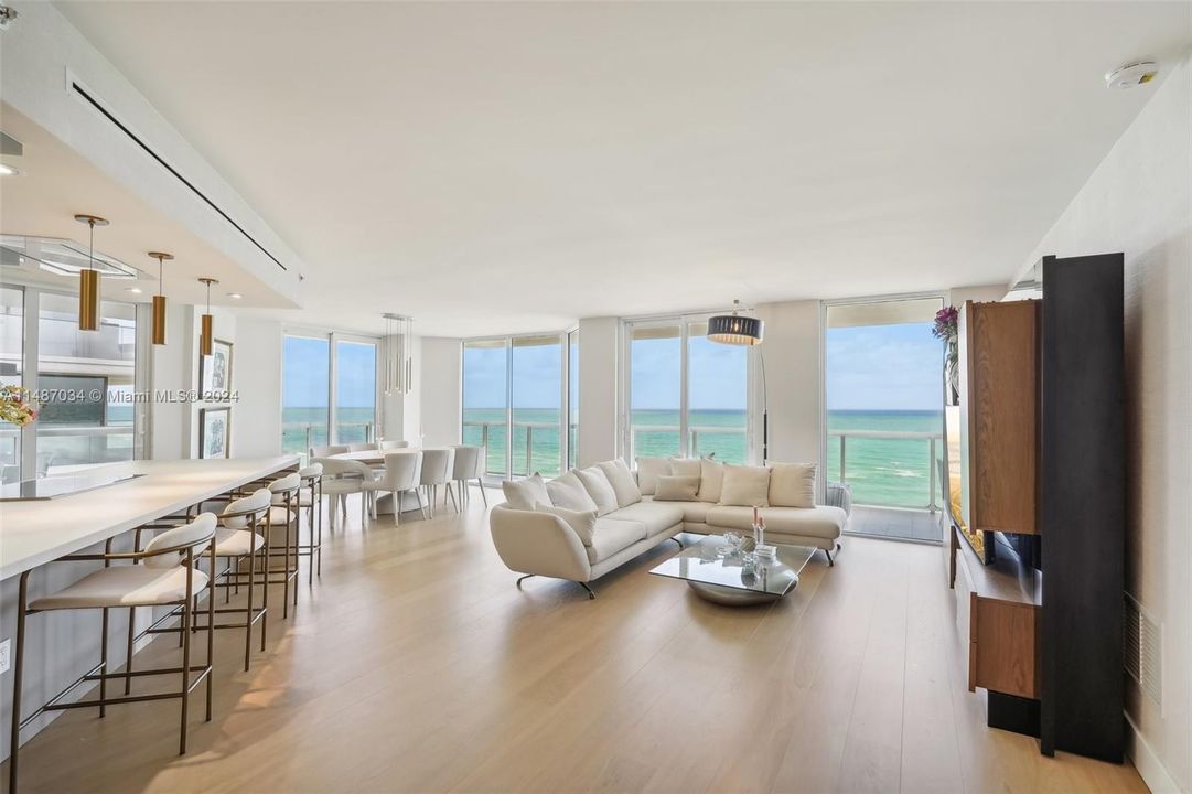 Recently Sold: $2,779,000 (2 beds, 2 baths, 1690 Square Feet)