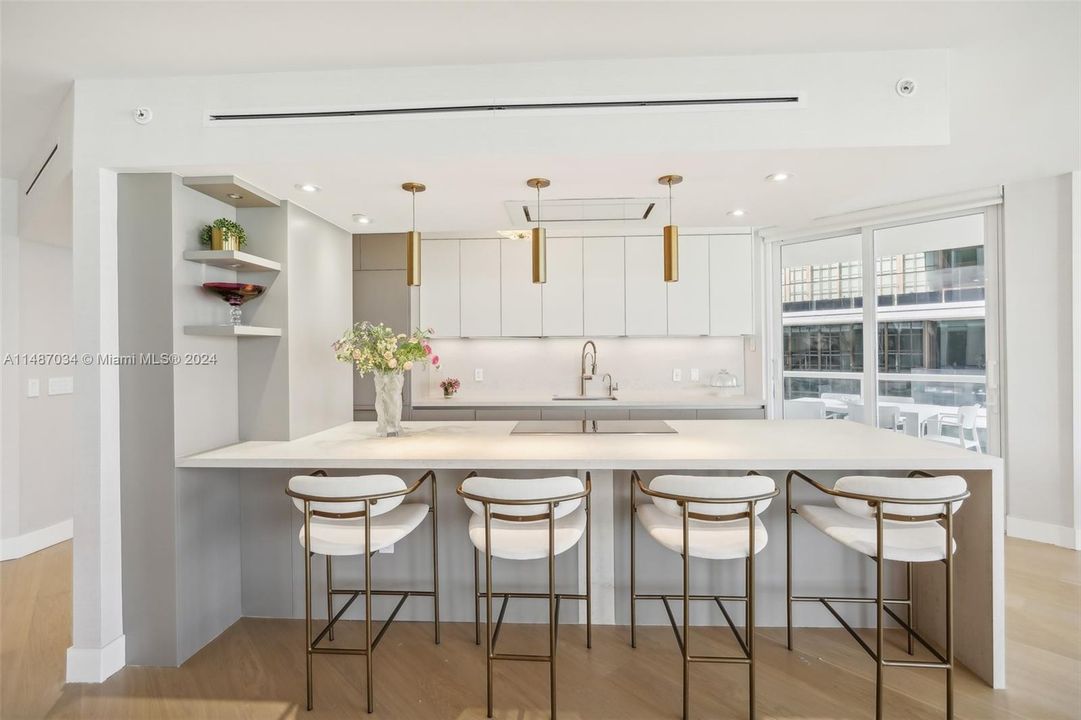 Recently Sold: $2,779,000 (2 beds, 2 baths, 1690 Square Feet)