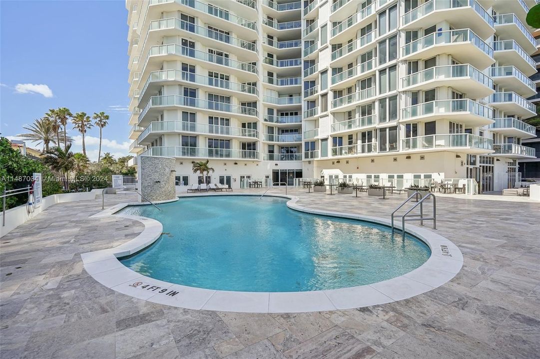 Recently Sold: $2,779,000 (2 beds, 2 baths, 1690 Square Feet)