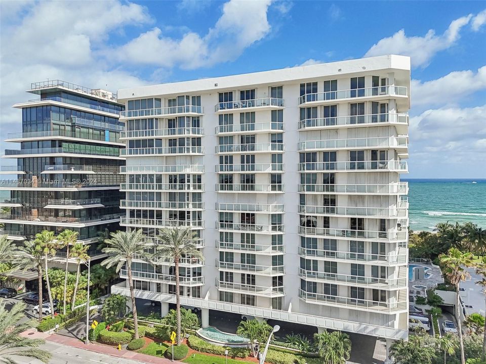 Recently Sold: $2,779,000 (2 beds, 2 baths, 1690 Square Feet)