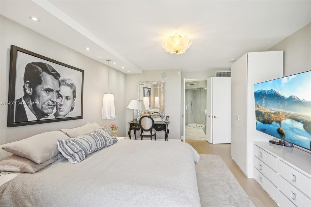 Recently Sold: $2,779,000 (2 beds, 2 baths, 1690 Square Feet)