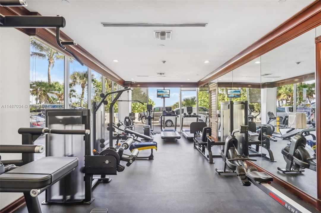 Recently Sold: $2,779,000 (2 beds, 2 baths, 1690 Square Feet)