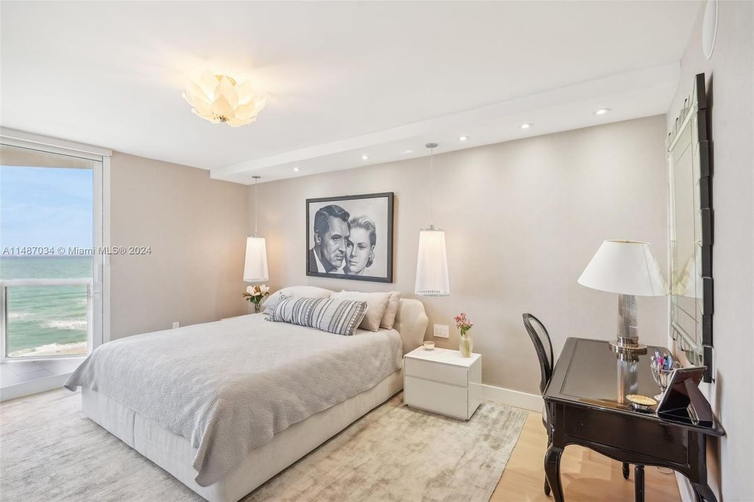 Recently Sold: $2,779,000 (2 beds, 2 baths, 1690 Square Feet)