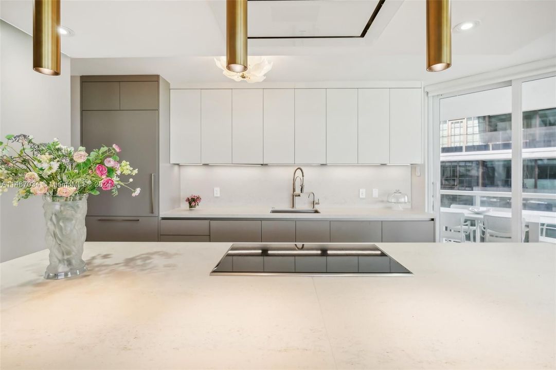 Recently Sold: $2,779,000 (2 beds, 2 baths, 1690 Square Feet)