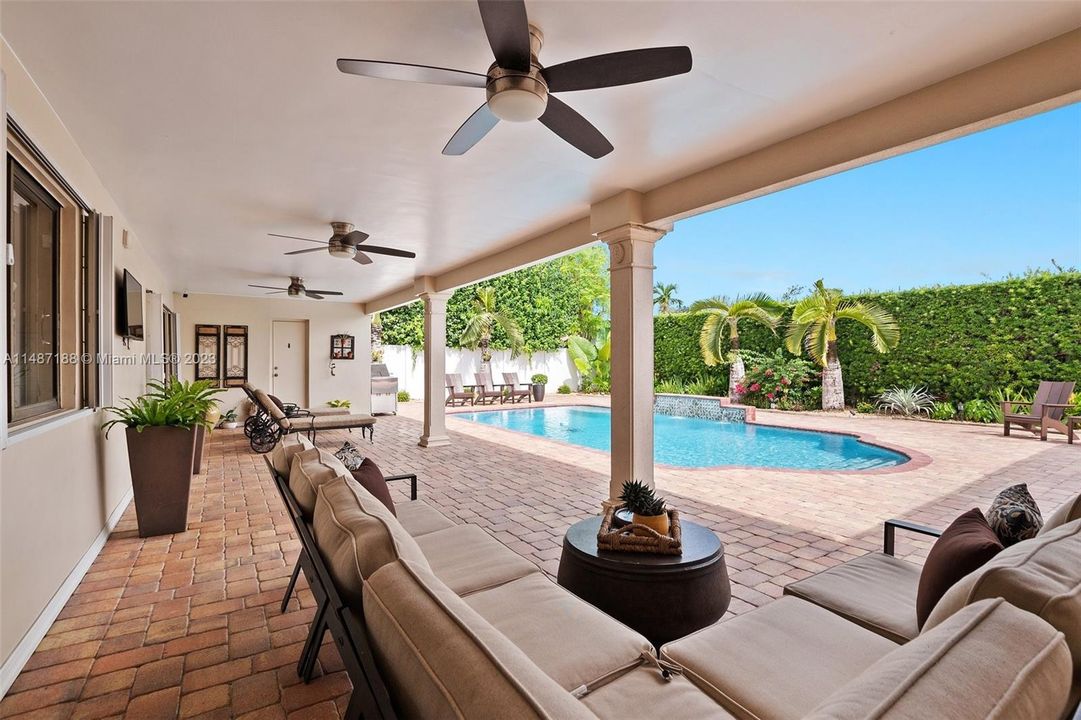 Active With Contract: $1,490,000 (4 beds, 3 baths, 3343 Square Feet)