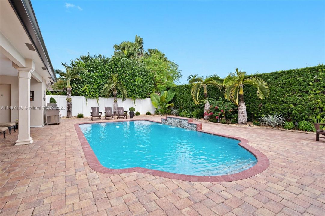 Active With Contract: $1,490,000 (4 beds, 3 baths, 3343 Square Feet)