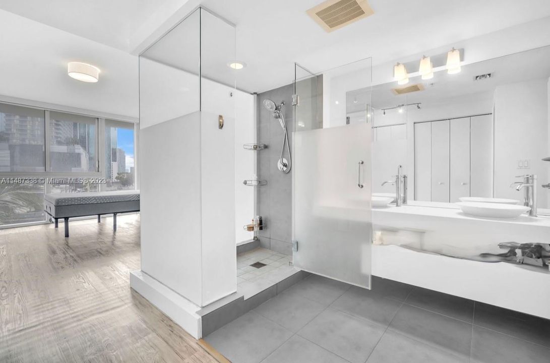 最近售出: $860,000 (3 贝兹, 3 浴室, 1683 平方英尺)