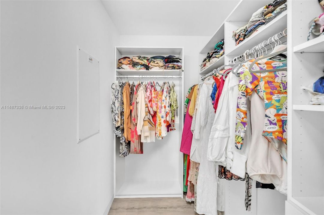 最近售出: $860,000 (3 贝兹, 3 浴室, 1683 平方英尺)