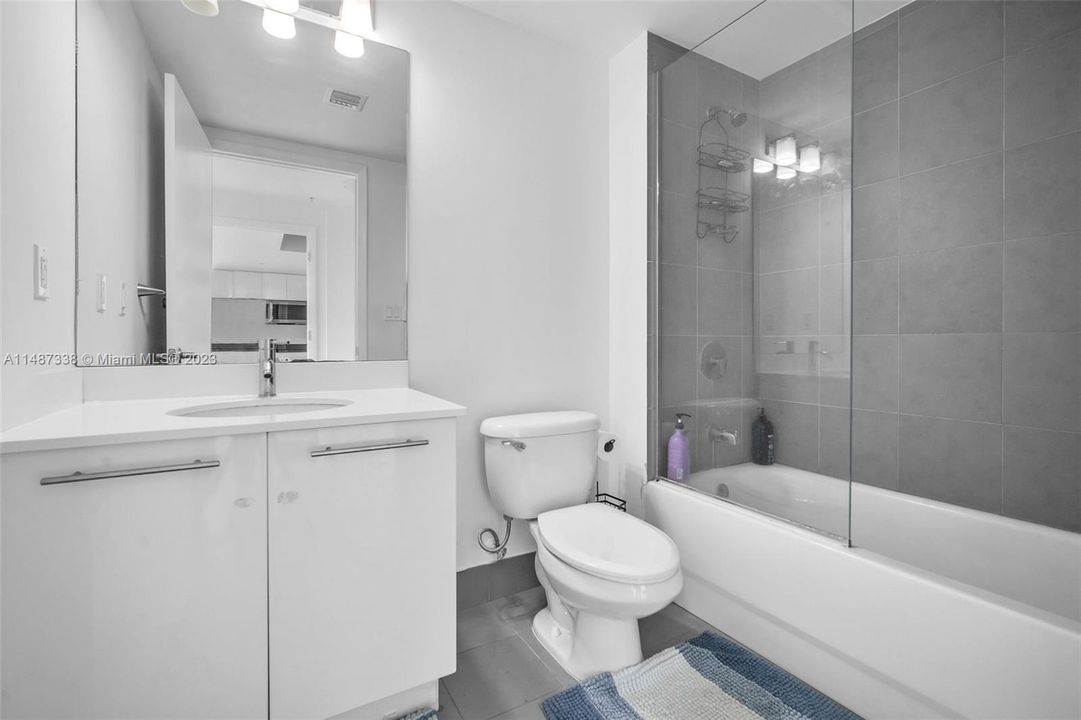 最近售出: $860,000 (3 贝兹, 3 浴室, 1683 平方英尺)