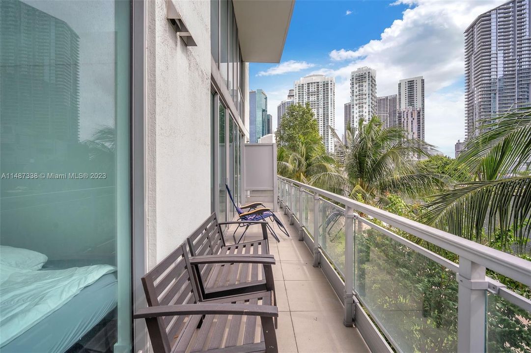 最近售出: $860,000 (3 贝兹, 3 浴室, 1683 平方英尺)