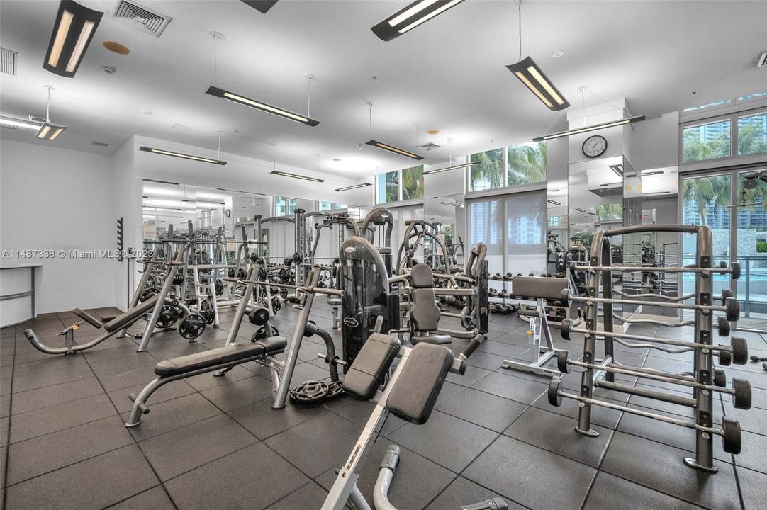 最近售出: $860,000 (3 贝兹, 3 浴室, 1683 平方英尺)