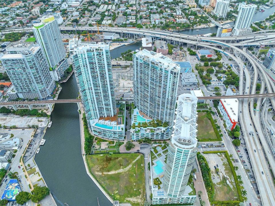 最近售出: $860,000 (3 贝兹, 3 浴室, 1683 平方英尺)