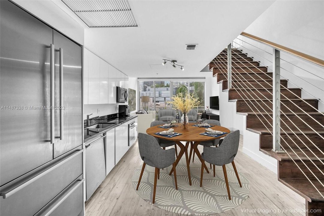 最近售出: $860,000 (3 贝兹, 3 浴室, 1683 平方英尺)