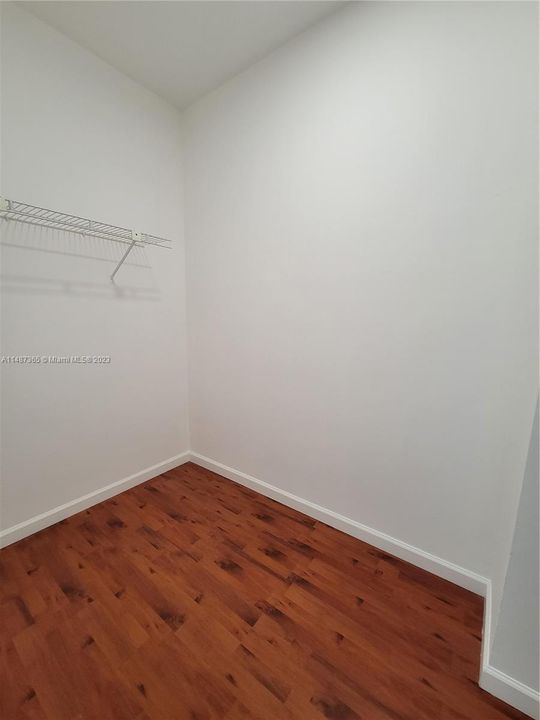 Недавно продано: $199,000 (0 спален, 1 ванн, 420 Квадратных фут)