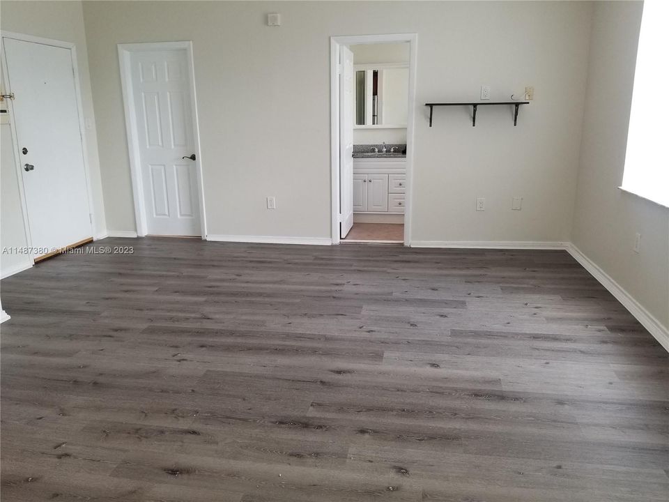 Недавно продано: $199,000 (0 спален, 1 ванн, 420 Квадратных фут)