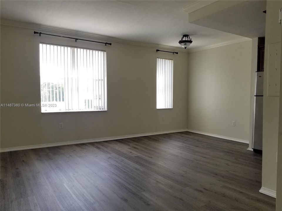 Недавно продано: $199,000 (0 спален, 1 ванн, 420 Квадратных фут)