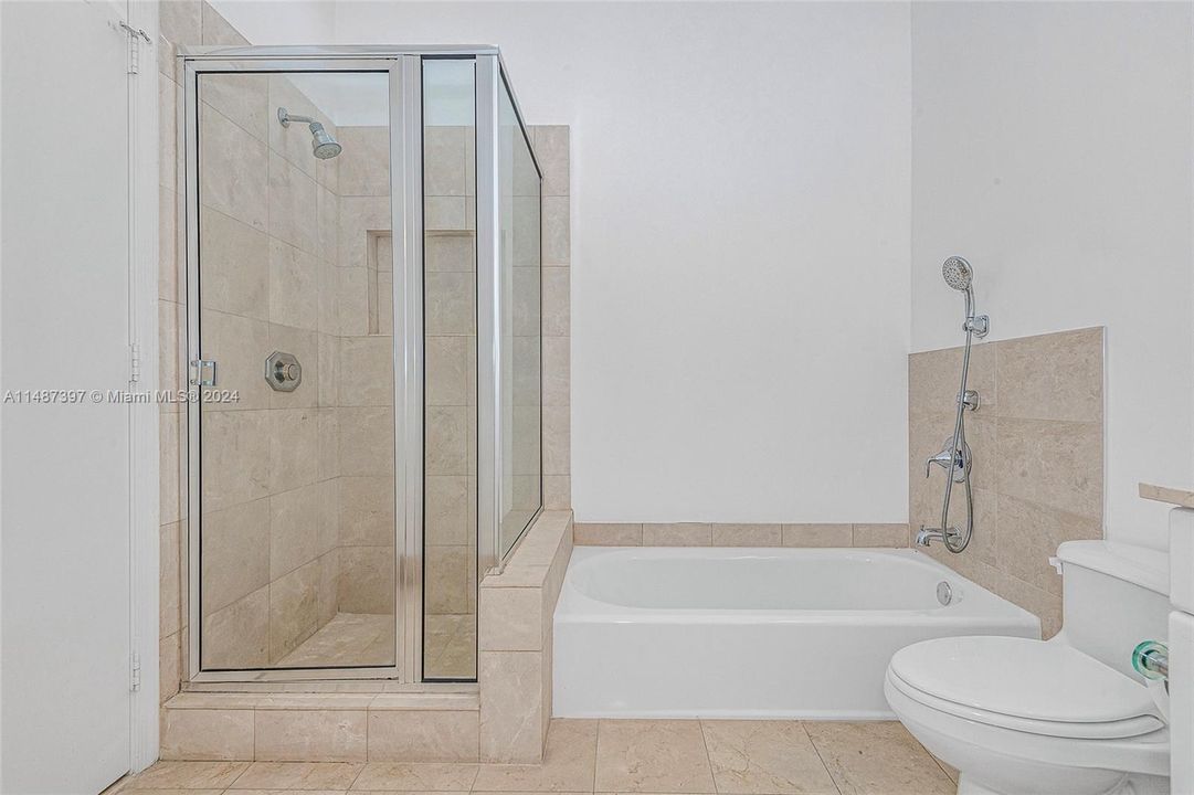 最近租的: $9,500 (4 贝兹, 3 浴室, 3200 平方英尺)