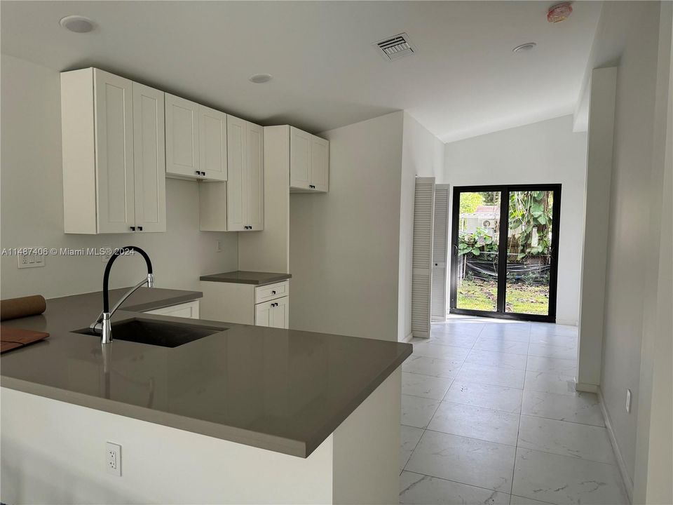 Recently Sold: $549,000 (3 beds, 2 baths, 1200 Square Feet)