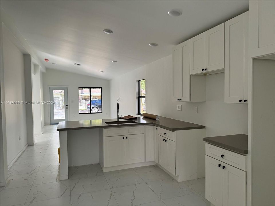 Recently Sold: $549,000 (3 beds, 2 baths, 1200 Square Feet)