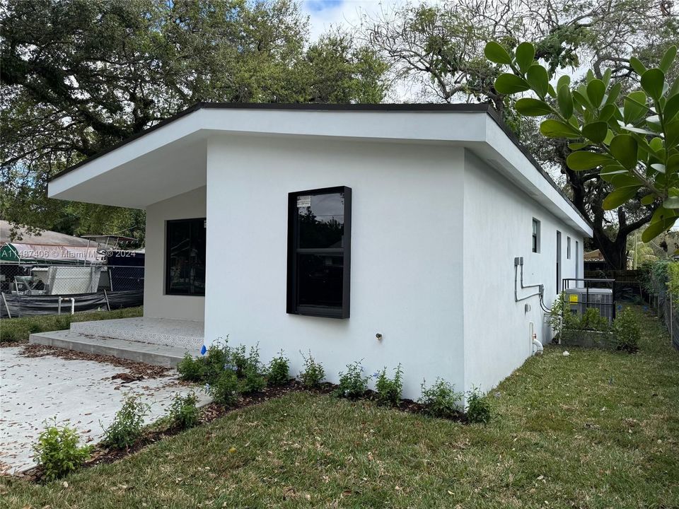 Recently Sold: $549,000 (3 beds, 2 baths, 1200 Square Feet)