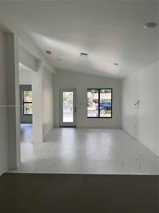 Recently Sold: $549,000 (3 beds, 2 baths, 1200 Square Feet)