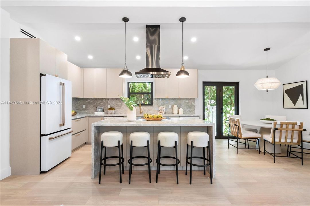 For Sale: $2,395,000 (4 beds, 3 baths, 1650 Square Feet)