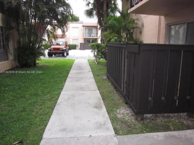 Recently Rented: $2,200 (2 beds, 2 baths, 955 Square Feet)