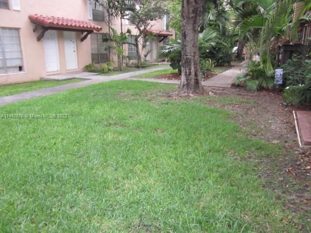 Recently Rented: $2,200 (2 beds, 2 baths, 955 Square Feet)