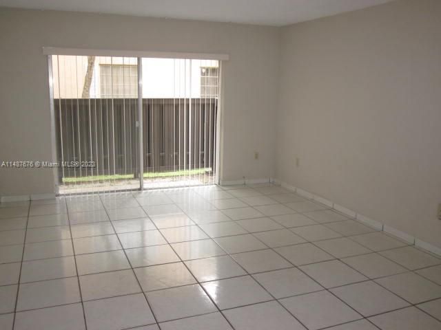 Recently Rented: $2,200 (2 beds, 2 baths, 955 Square Feet)