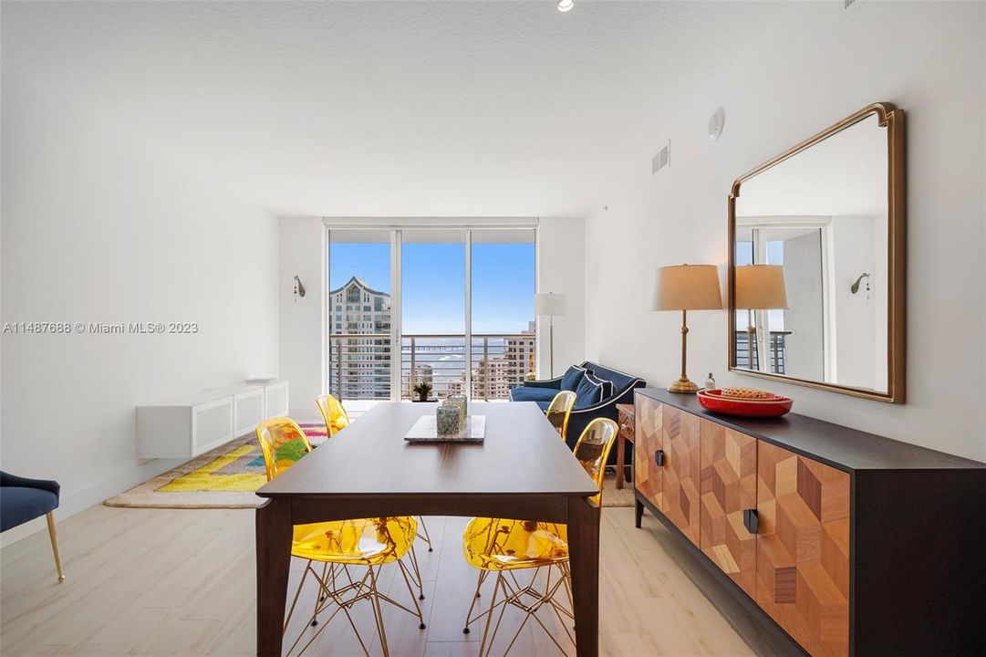 Vendido Recientemente: $675,000 (2 camas, 2 baños, 1145 Pies cuadrados)