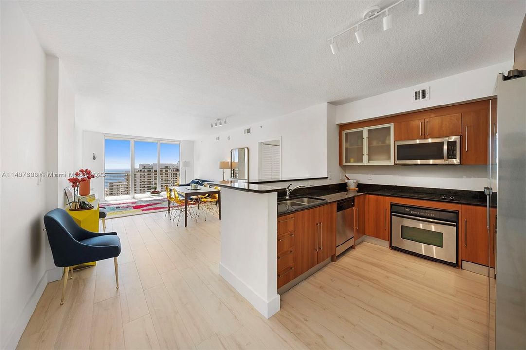 Vendido Recientemente: $675,000 (2 camas, 2 baños, 1145 Pies cuadrados)