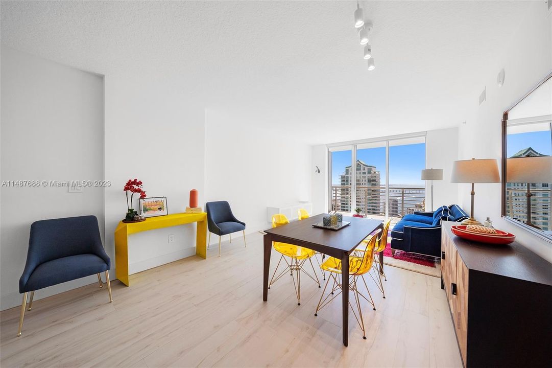 Vendido Recientemente: $675,000 (2 camas, 2 baños, 1145 Pies cuadrados)