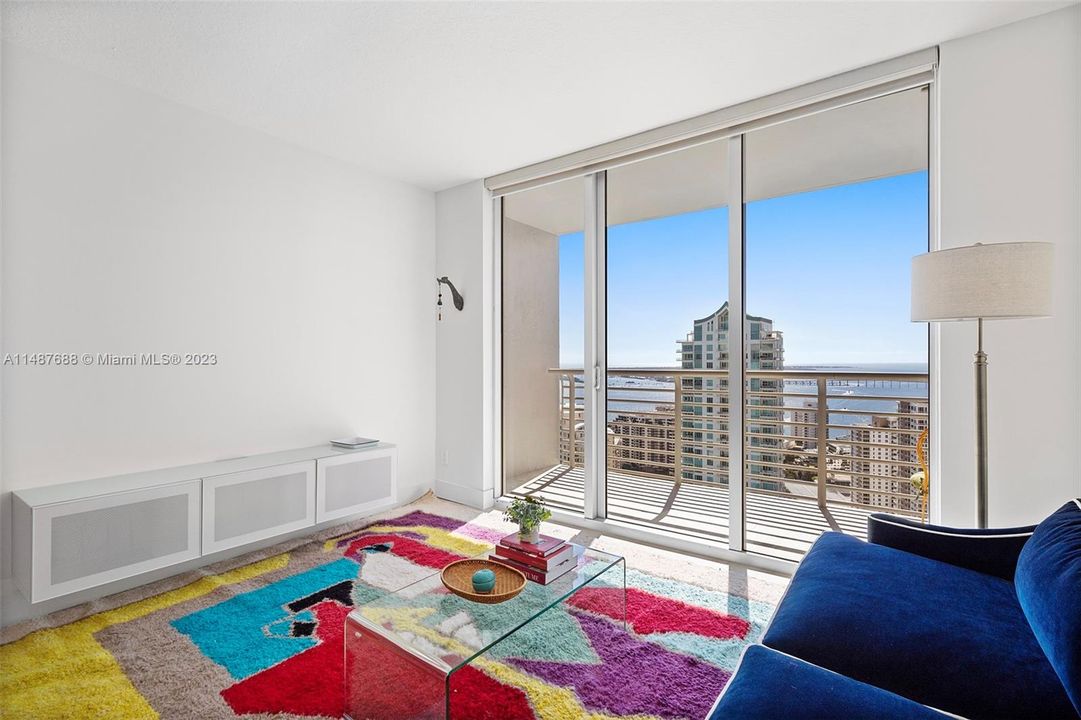 Vendido Recientemente: $675,000 (2 camas, 2 baños, 1145 Pies cuadrados)