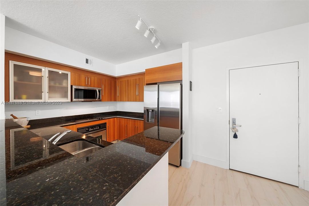 Vendido Recientemente: $675,000 (2 camas, 2 baños, 1145 Pies cuadrados)