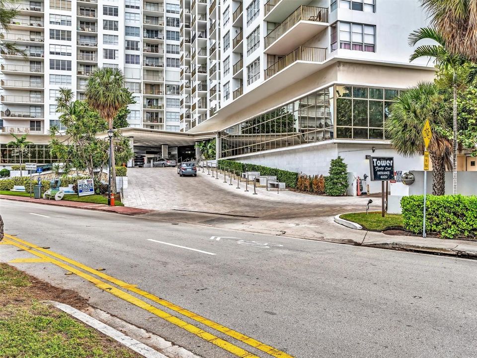 For Sale: $1,350,000 (2 beds, 2 baths, 1670 Square Feet)