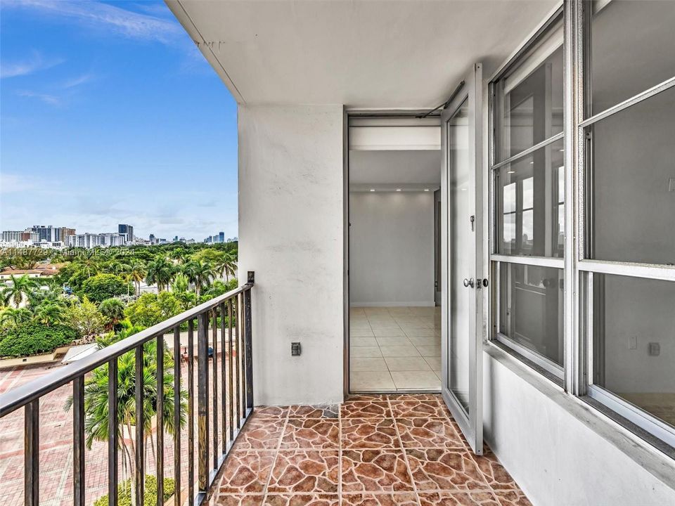 For Sale: $1,350,000 (2 beds, 2 baths, 1670 Square Feet)