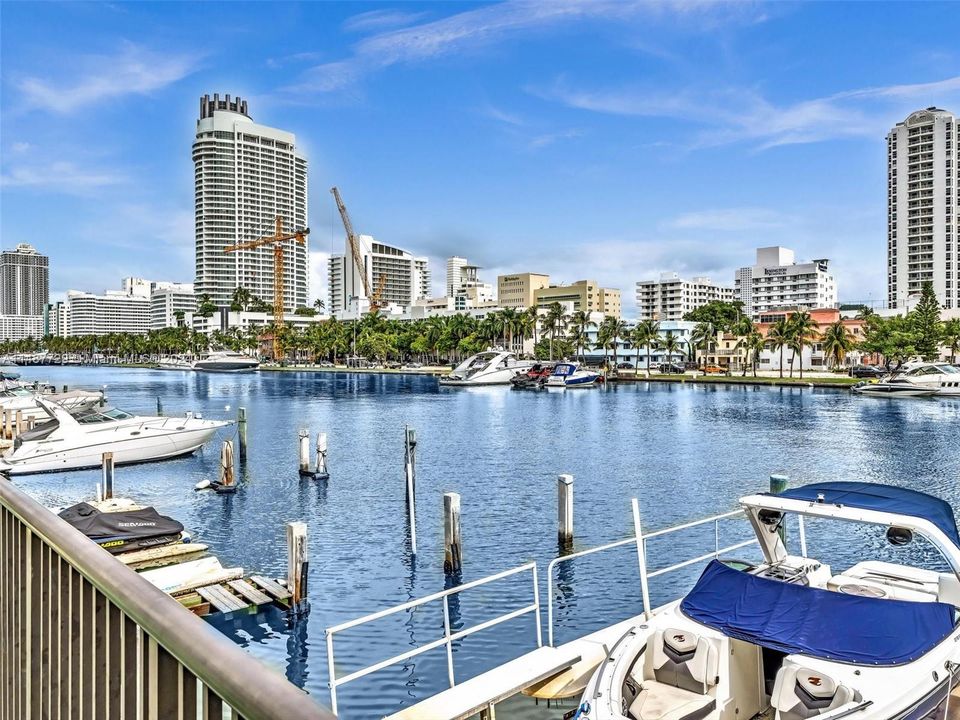 For Sale: $1,350,000 (2 beds, 2 baths, 1670 Square Feet)