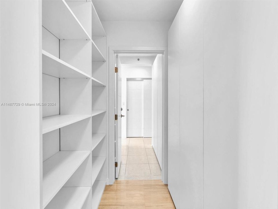 For Sale: $1,350,000 (2 beds, 2 baths, 1670 Square Feet)