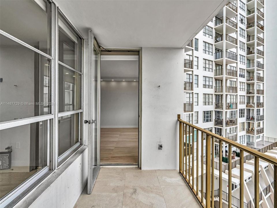 For Sale: $1,350,000 (2 beds, 2 baths, 1670 Square Feet)