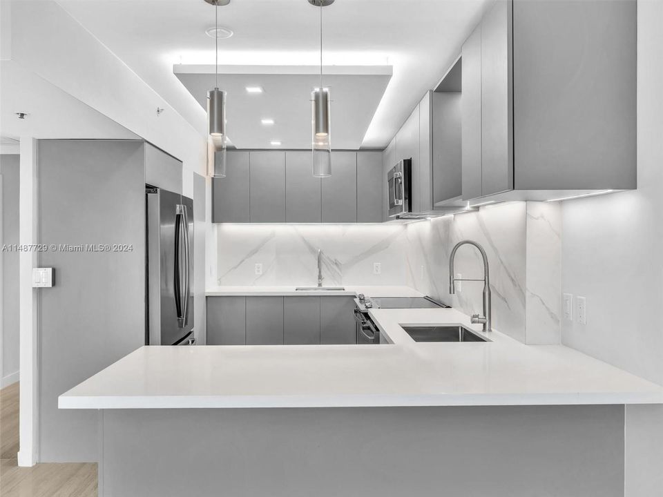 For Sale: $1,350,000 (2 beds, 2 baths, 1670 Square Feet)