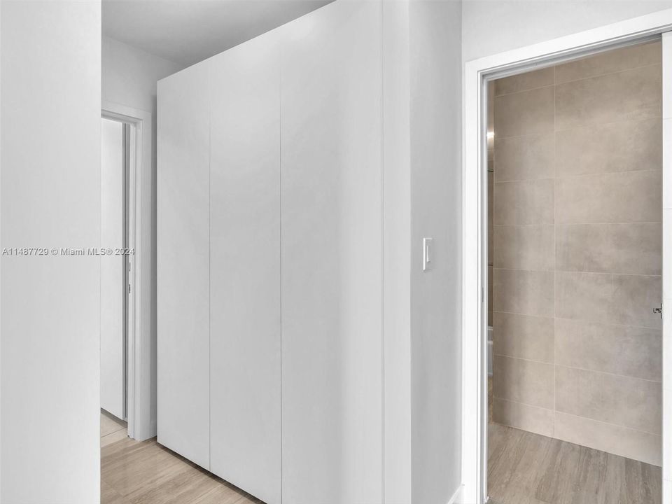 For Sale: $1,350,000 (2 beds, 2 baths, 1670 Square Feet)