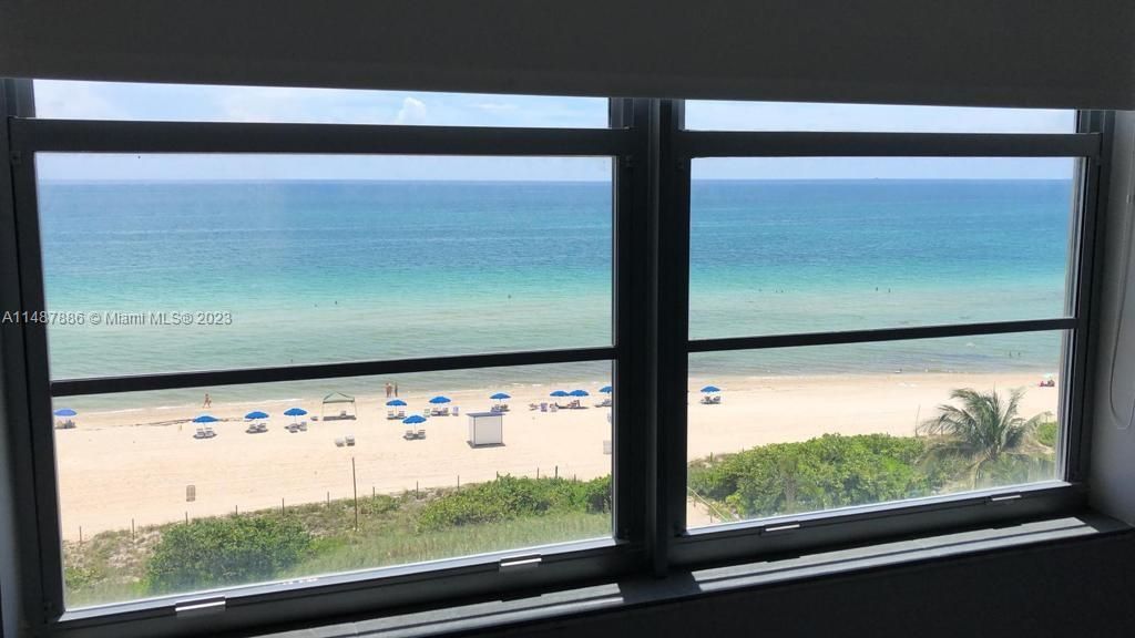 Recently Rented: $3,350 (1 beds, 2 baths, 906 Square Feet)