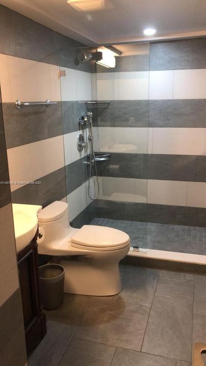 Recently Rented: $3,350 (1 beds, 2 baths, 906 Square Feet)